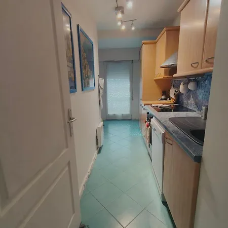 Frejus-appartement Deux Pieces-4 Voyageurs-50metres Des Plages *