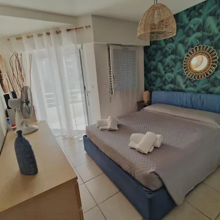 Apartment Frejus-appartement Deux Pieces-4 Voyageurs-50metres Des Plages Frejus