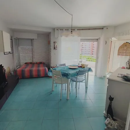Apartment Frejus-appartement Deux Pieces-4 Voyageurs-50metres Des Plages *