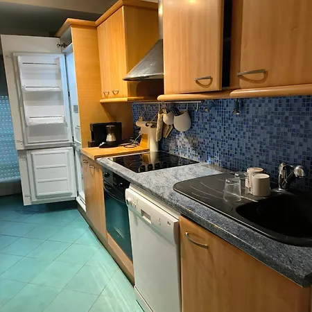 Frejus-appartement Deux Pieces-4 Voyageurs-50metres Des Plages Apartment Frejus